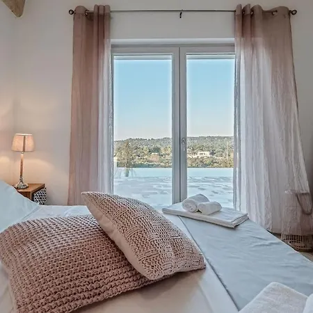 Villa Amelia By Raro Villas ヴィラ