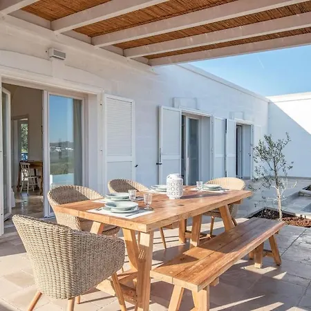 Villa Amelia By Raro Villas オストゥーニ