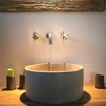 Villa Amelia By Raro Villas