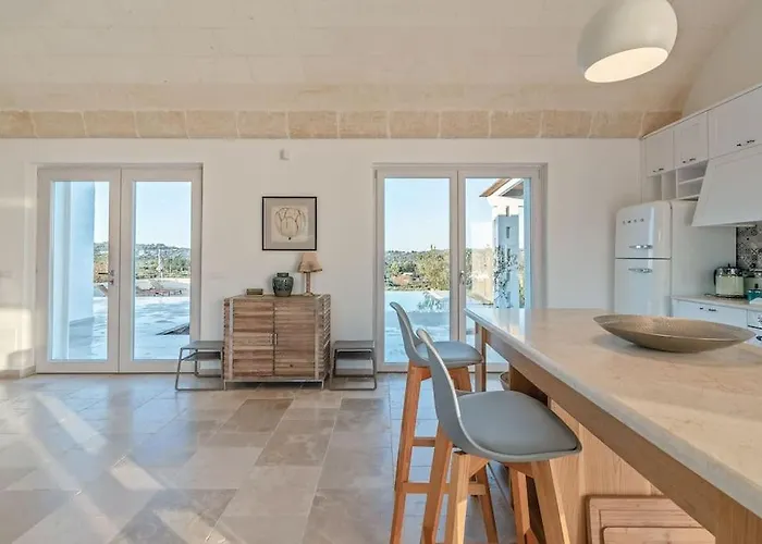 Amelia By Raro * Ostuni